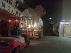 深夜發(fā)往廣州項(xiàng)目4萬(wàn)風(fēng)量噴淋塔活性炭吸附箱除霧器