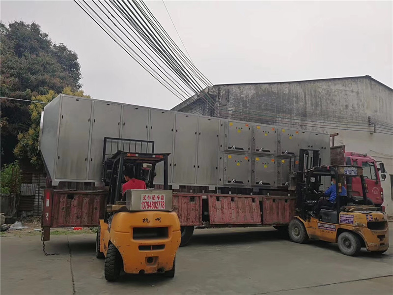 UV活性炭一體機(jī)出貨